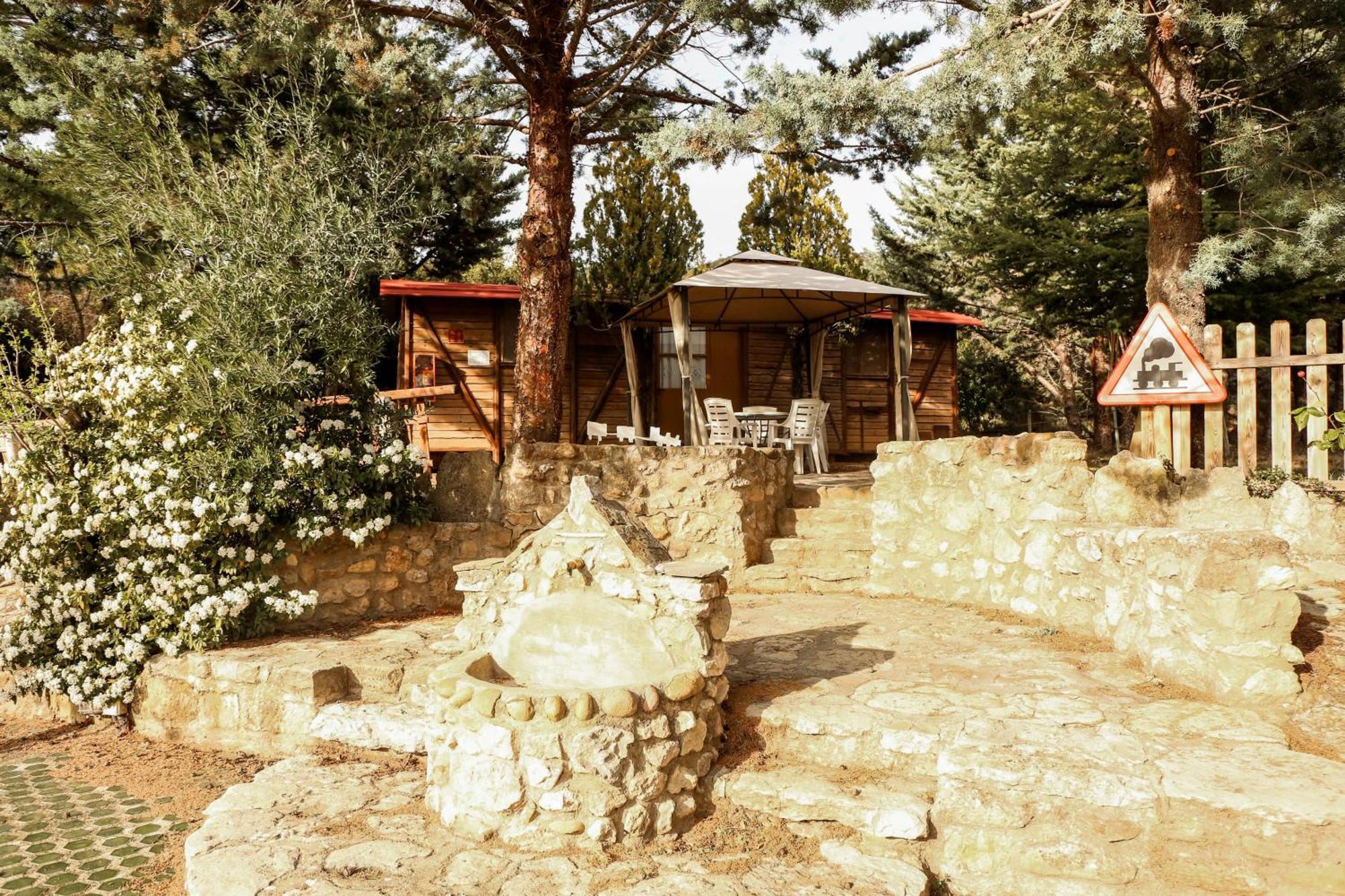 Camping Castillo de Loarre Esterno foto