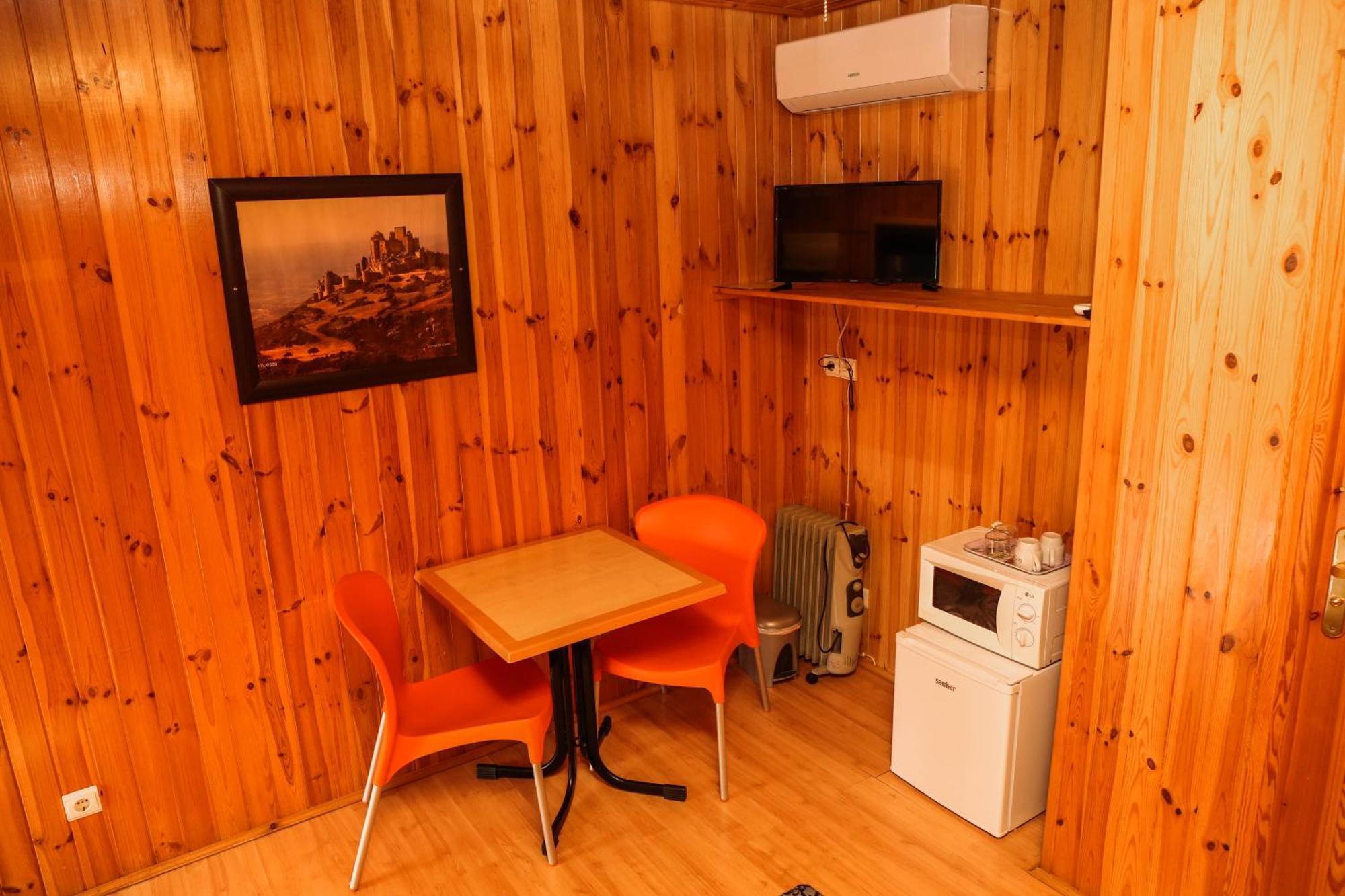 Camping Castillo de Loarre Esterno foto